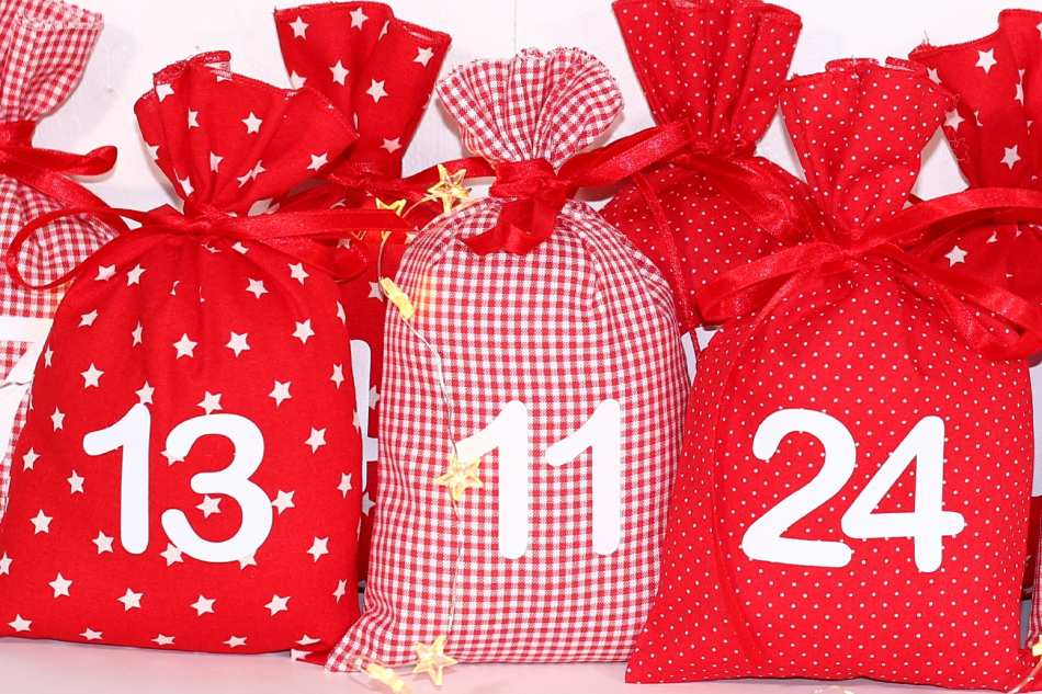 24 Adventskalender Säckchen rot weiß